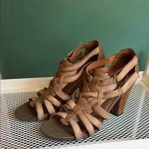 Clarks Indigo Taupe Rosa Central Strappy Heeled Sandal 10